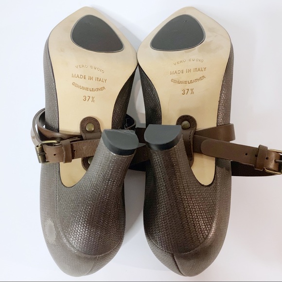 Anyi Lu | Pumps Metallic Leather Point Strap EUC - Picture 5 of 8